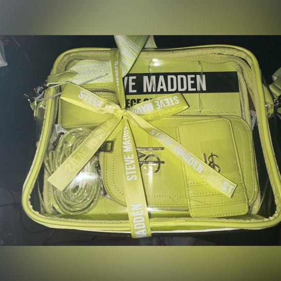 Steve Madden Gift Set - Picture 2 of 2